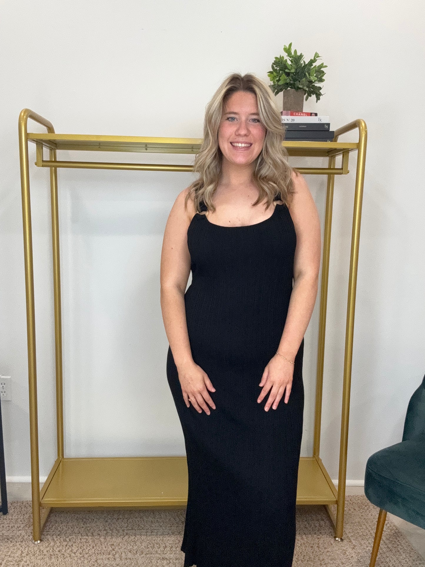Salina’s Midi Dress Black