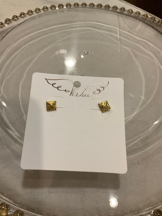 Gold earring